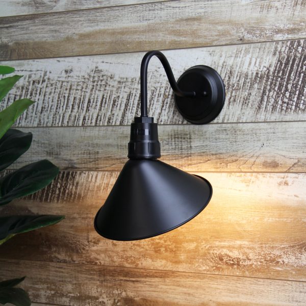 DERWENT WALL LIGHT BLACK