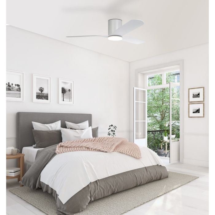 ILUKA 52 DC FAN 18W LED TRI-COL WHT HUGGER