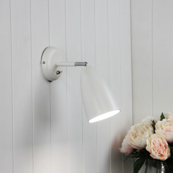 SALEM ADJUSTABLE WALL LIGHT WHITE w/SWITCH