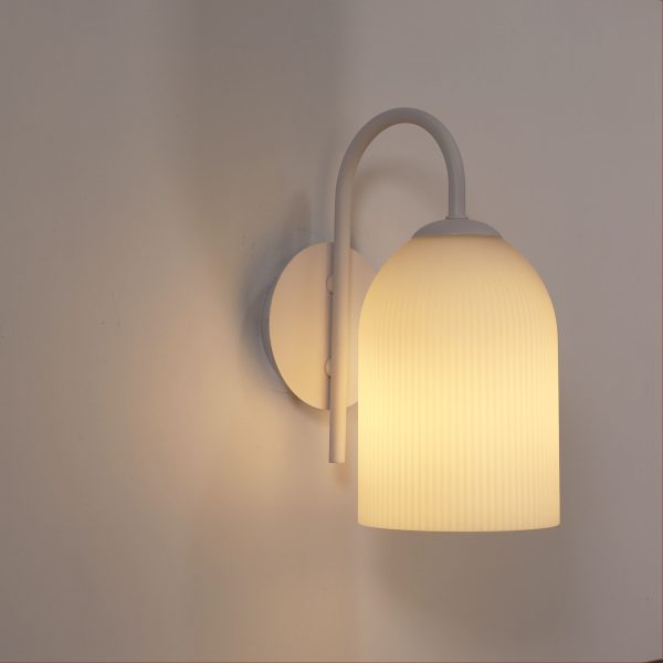 ARLEY WALL LIGHT WHITE / OPAL MATT