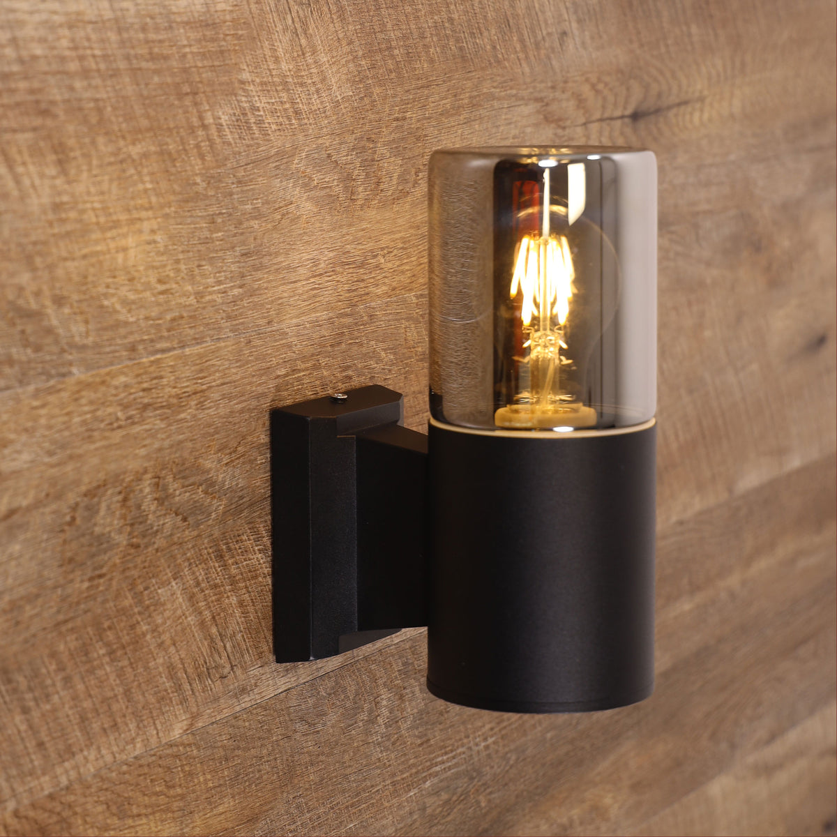 WANAKA OUTDOOR WALL BLACK / SMOKE