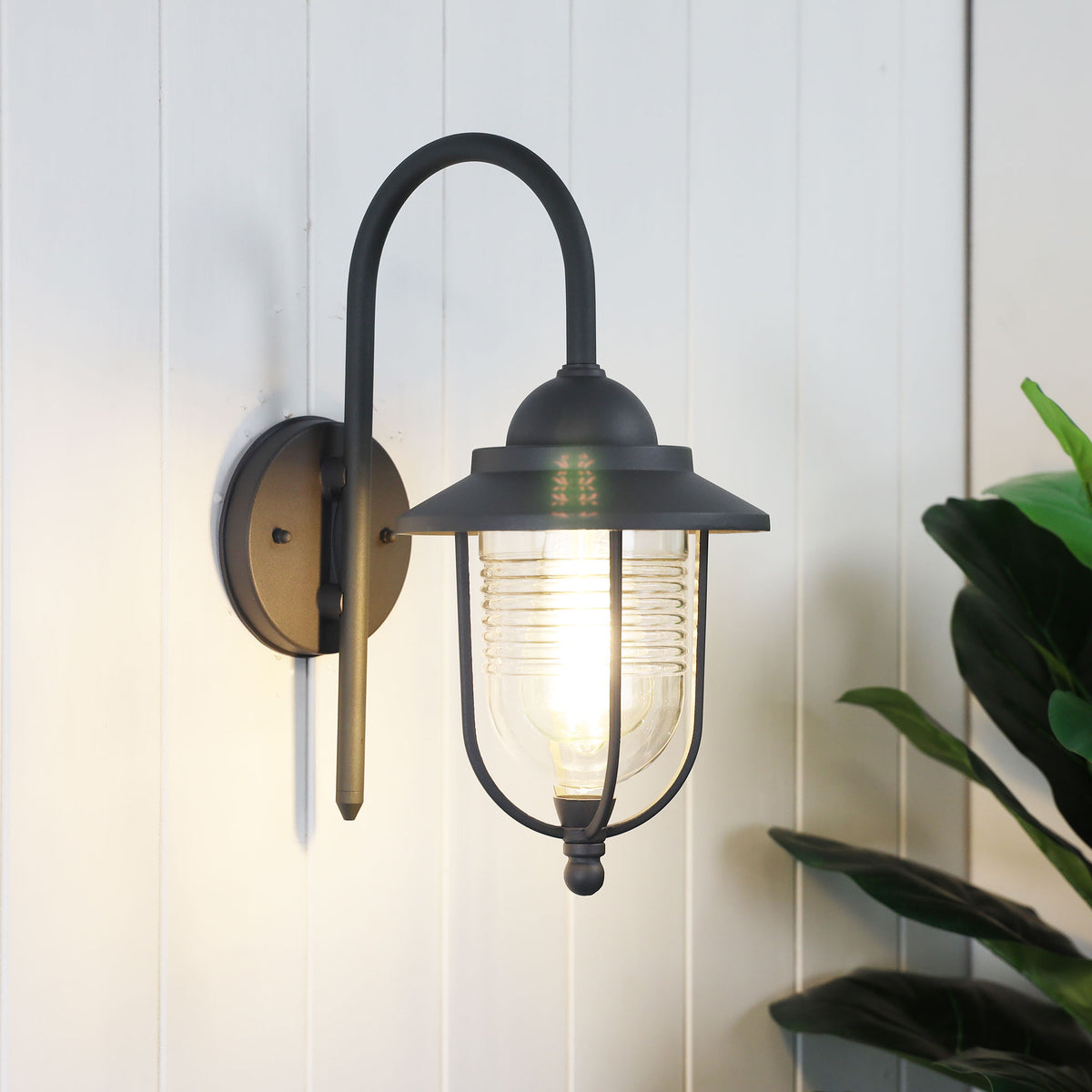 DOMO EXT WALL BKT TEXTURED GRAPHITE / CLEAR